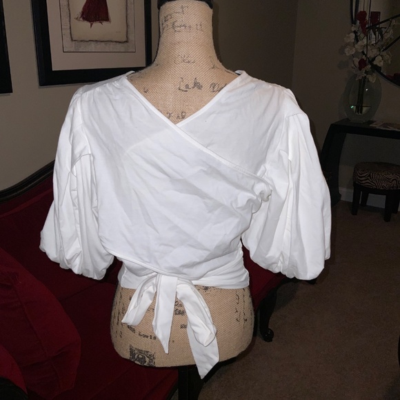 Perfect Springtime Blouse - Picture 2 of 2